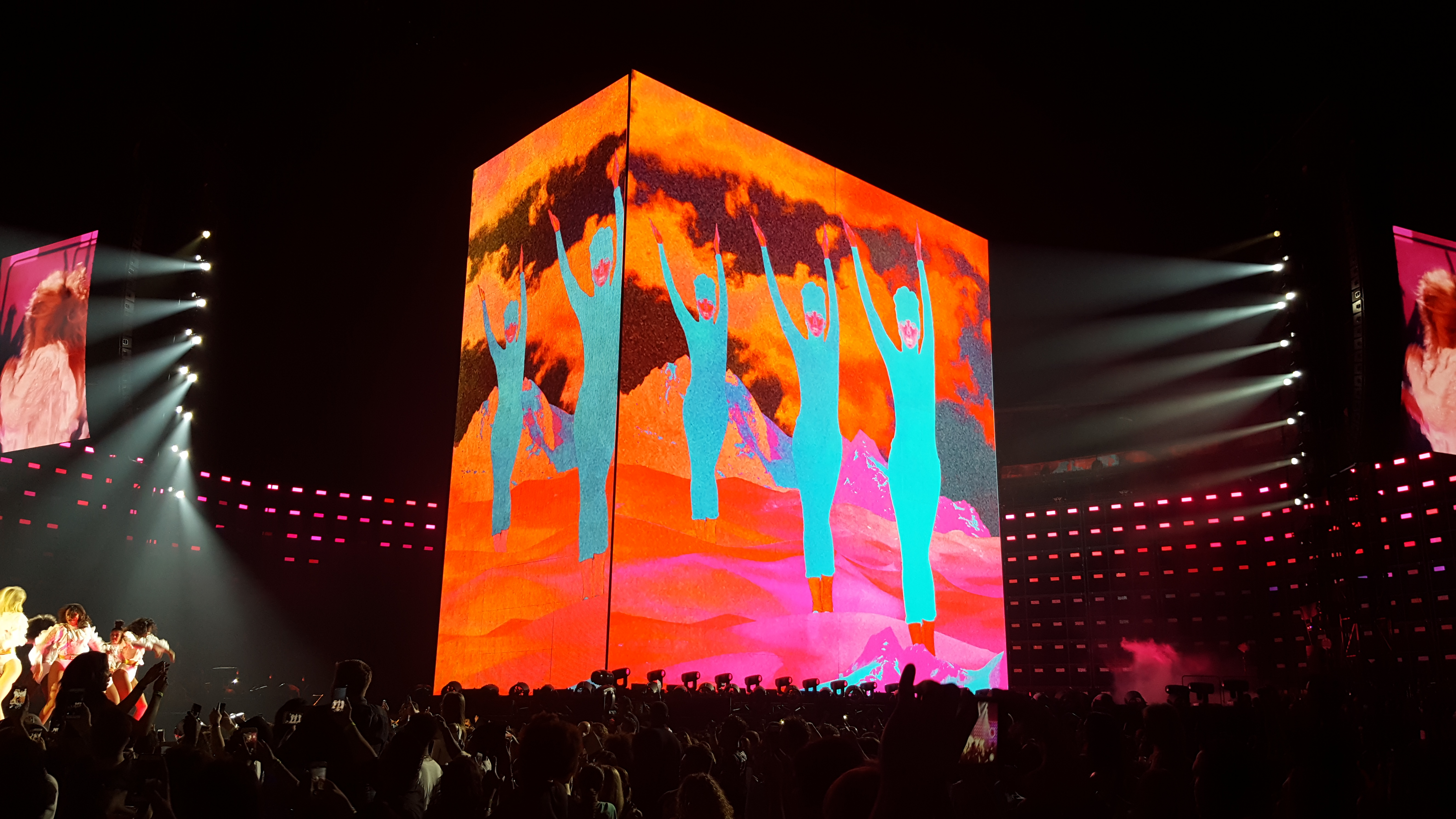 lucydyson_beyoncecountdownformationwt01